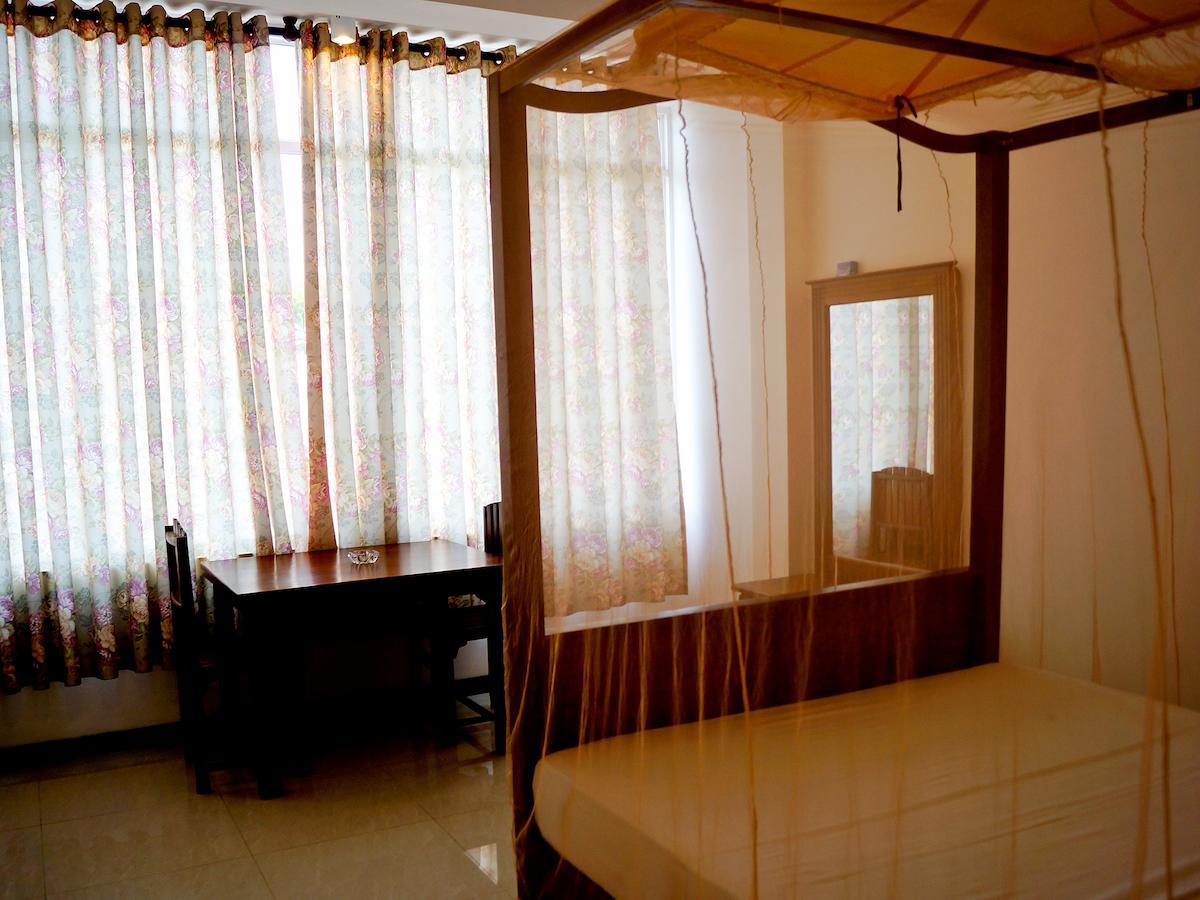 Sayurima Beach Hotel Ahangama Kamer foto