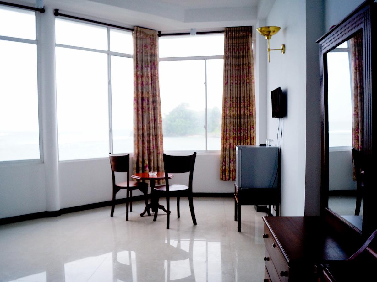 Sayurima Beach Hotel Ahangama Buitenkant foto