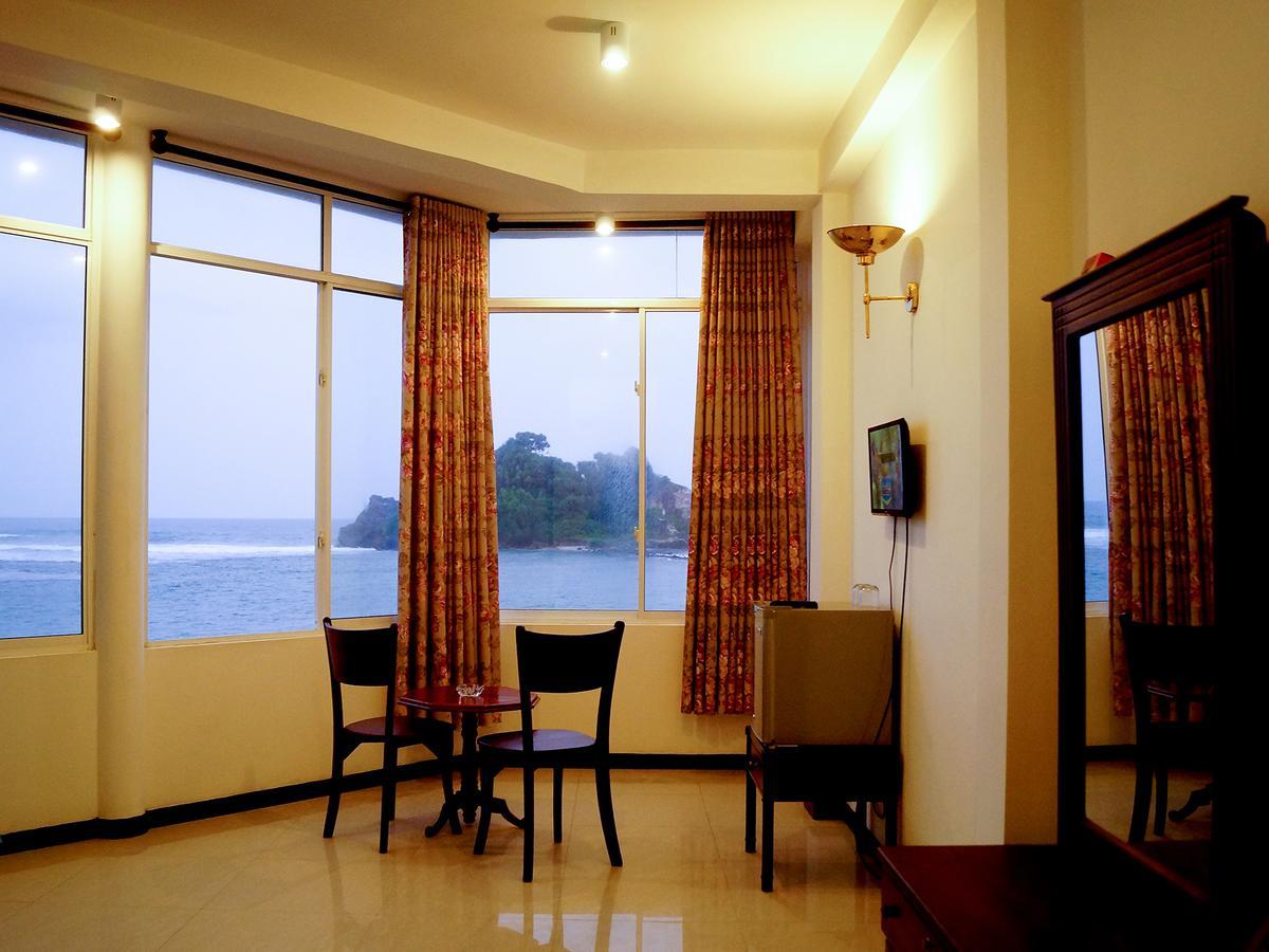 Sayurima Beach Hotel Ahangama Kamer foto