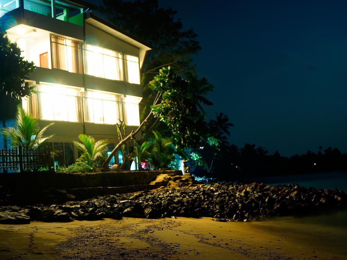 Sayurima Beach Hotel Ahangama Buitenkant foto