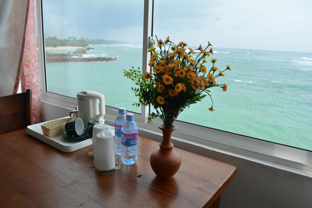 Sayurima Beach Hotel Ahangama Buitenkant foto