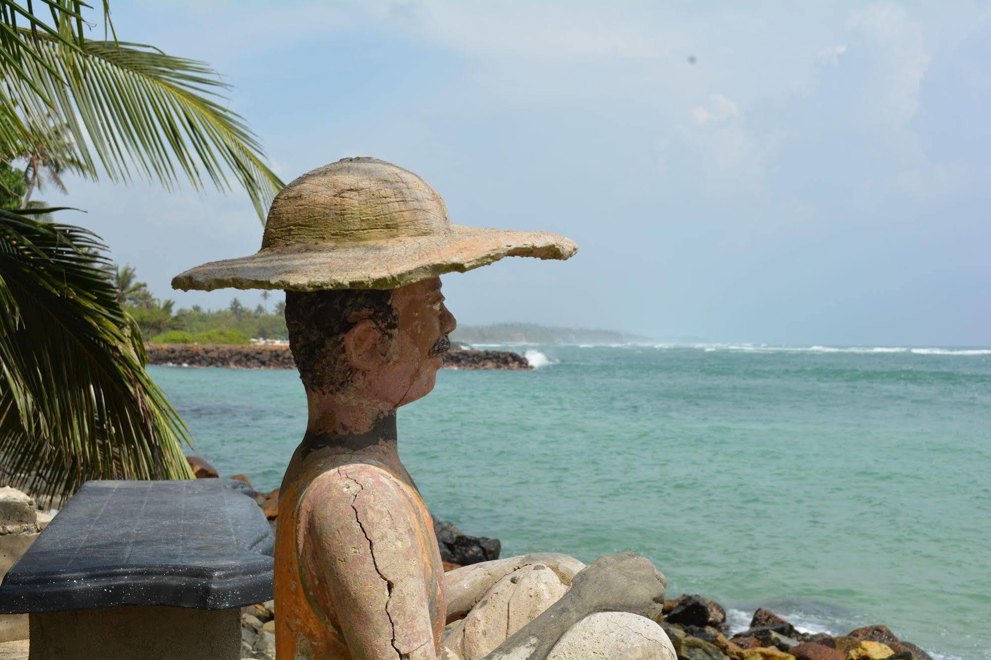 Sayurima Beach Hotel Ahangama Buitenkant foto